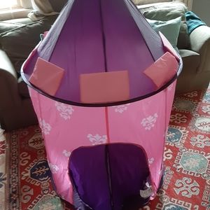 Girl's princess tent